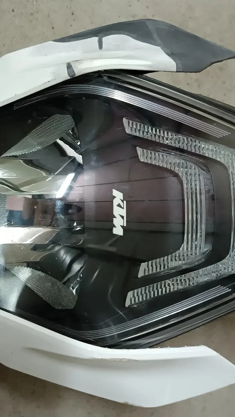 nadoknadjivanje nedostajucih delova maske i fara motora